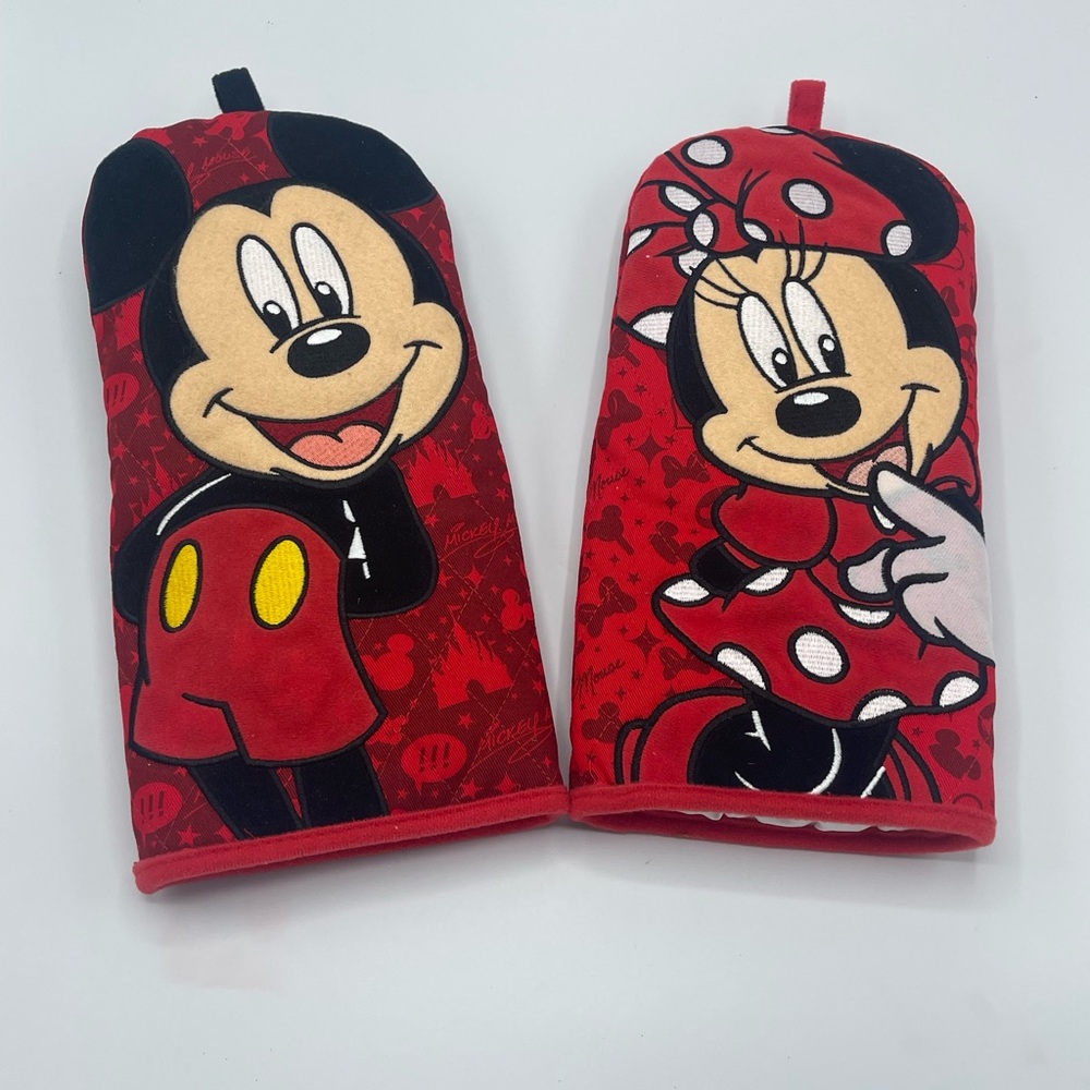 Disney Mickey & Minnie Red and Black Oven Mitts